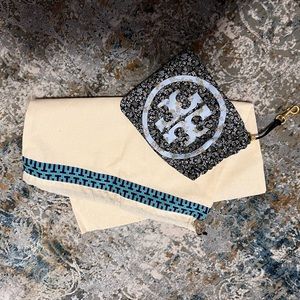 Tory Burch Printed pouch with clip NWOT